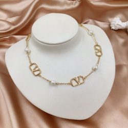 Valentino Garavani VLogo Signature Necklace With Pearls In Gold