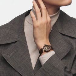 ルイヴィトン タンブール PM 偽物 アナログ腕時計 モノグラム ブラウン＆ゴールド QBB165